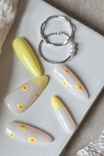 Lemon Daisy – Hand-Painted Press-On Nails